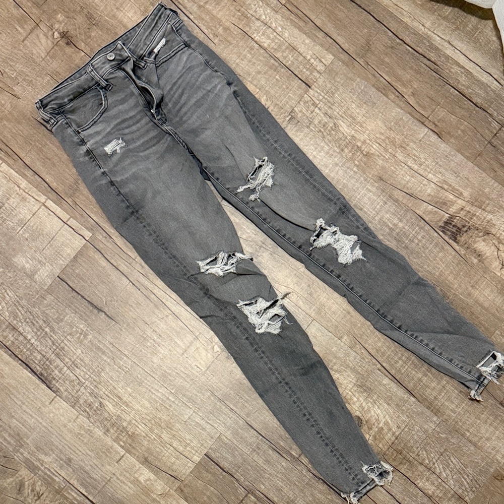 American Eagle Outfitters Gray Distressed Skinny Jeans